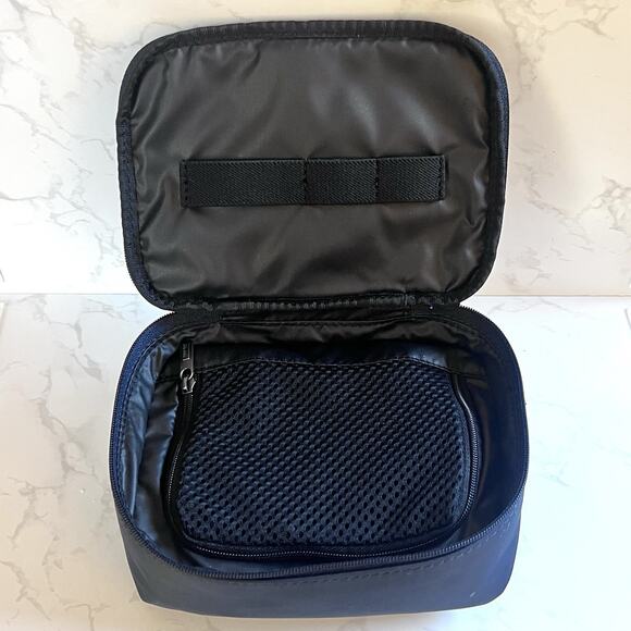 The AWAY Tech Case Zipper Pouch Blue Nylon Leather Handle Electronics Organizer - Picture 3 of 11